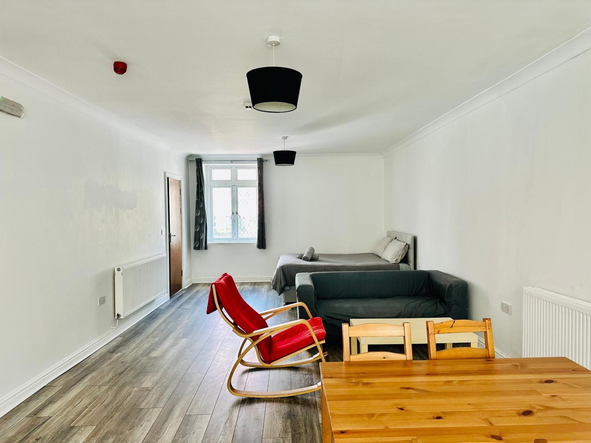 Spacious And Affordable City Center Two Beds Flat Swansea Exterior photo
